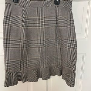 Zara skirt with ruffle. Plaid. Size S